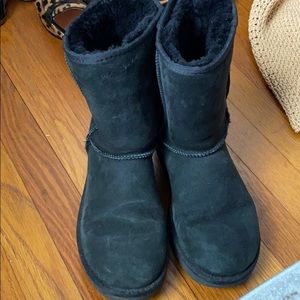 UGG classic II Genuine Sherling Lined short boot